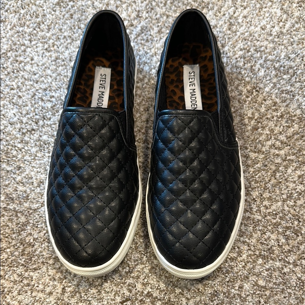 Steve Madden Black Quilted Loafers